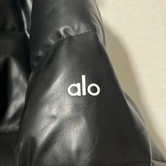Alo Yoga Black Puffer Jacket for sale $120 or best offer. - Picture 2 of 6